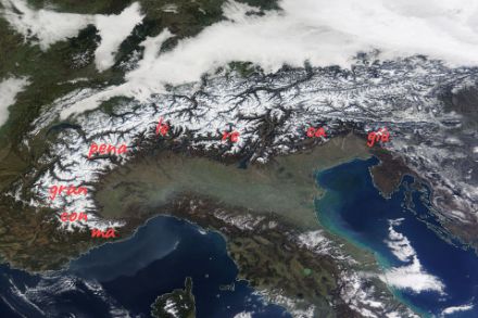 Immagine Terra/Modis del 13 febbraio 2023, e le partizioni della catena alpina. 
