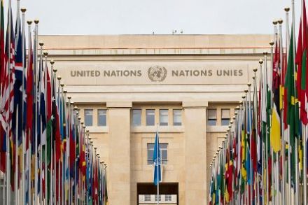 Il Palazzo delle Nazioni di Ginevra, sede europea dell'ONU. L'Organizzazione meteorologica mondiale (OMM) è un'agenzia specializzata delle Nazioni Unite che promuove la cooperazione internazionale nel campo della meteorologia. La Svizzera è membro dell'OMM. Immagine: Foto ONU di Jean Marc Ferré.
