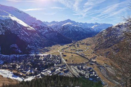 Urserental nel gennaio 2023 quasi senza neve.