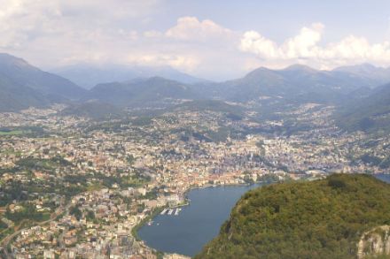Luganese soleggiato oggi 14 agosto nelle ore centrali. Fonte: Webcam Swisscom San Salvatore.