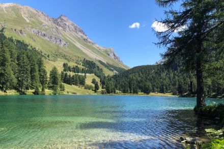 Foto al Lai da Palpuogna in una bella giornata estiva