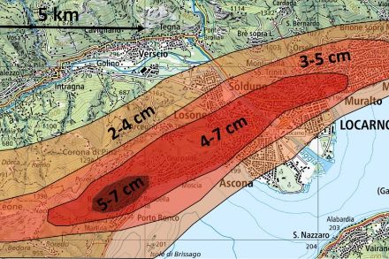 Mappatura della dimensione massima dei chicchi di grandine. Elaborazione MeteoSvizzera, cartina di sfondo: map.geo.admin.ch.