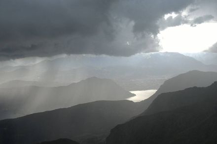I primi rovesci temporaleschi visti dal Monte Generoso