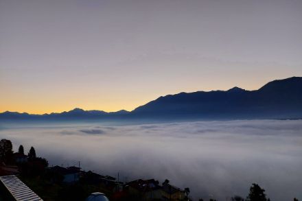 Suggestivo mare di nebbia immortalato da Locarno-Monti il 21.11.2021. Foto: L. Di Marco