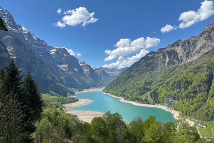   Lago Klöntal il 1° maggio 2025. Fonte: Osservazioni meteorologiche - App MeteoSvizzera